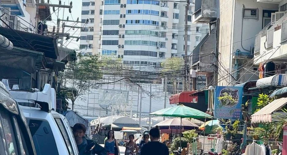 For rent 2 bedrooms retail Space in Bang Lamung, Chonburi
