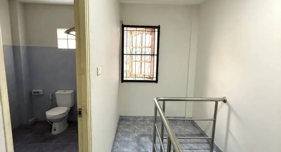 For rent 2 bedrooms retail Space in Bang Lamung, Chonburi