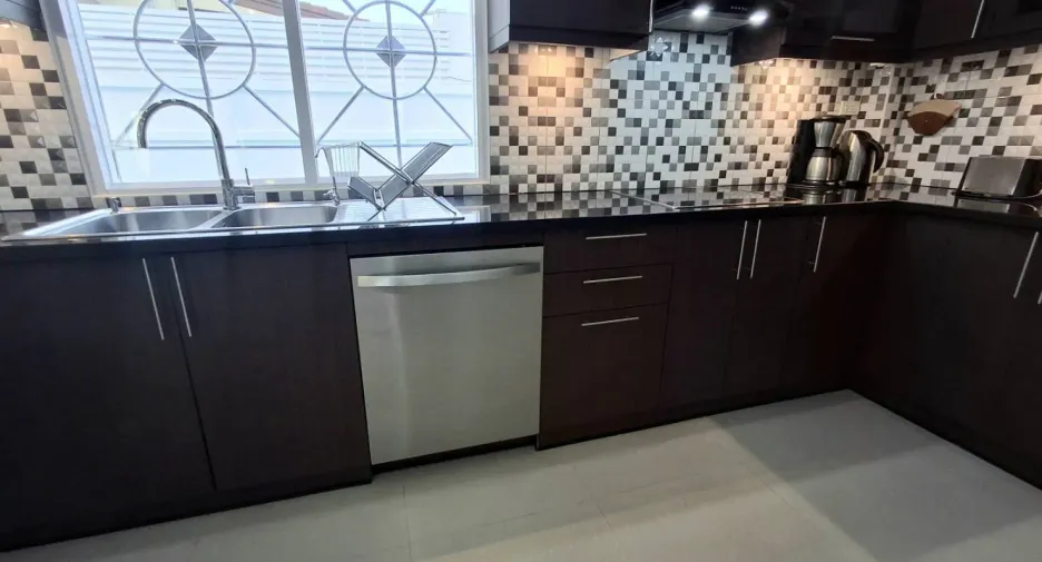 For sale 4 bedrooms house in Cha Am, Phetchaburi