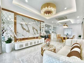 Villa zum Kauf mit 5 Zimmer in Bang Lamung, Chonburi
