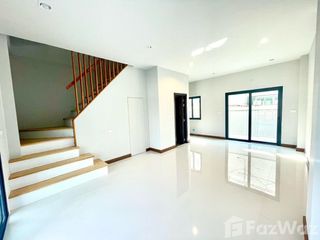 Reihenhaus zum Kauf mit 2 Zimmer in Mueang Rayong, Rayong