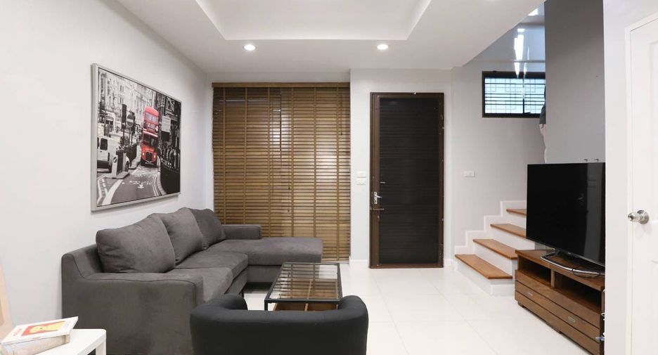 For sale 3 bedrooms townhouse in Phra Khanong, Bangkok