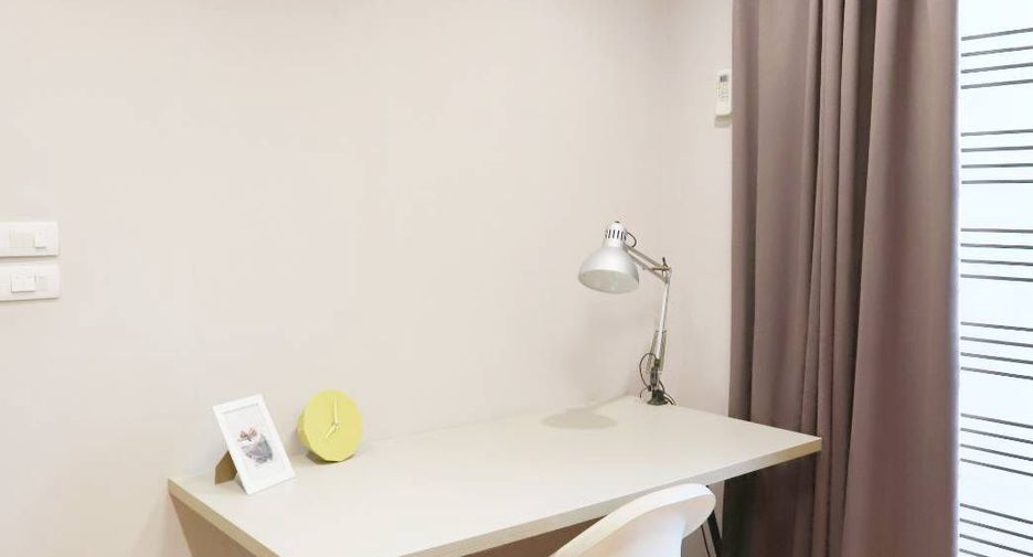 For sale 3 bedrooms townhouse in Phra Khanong, Bangkok