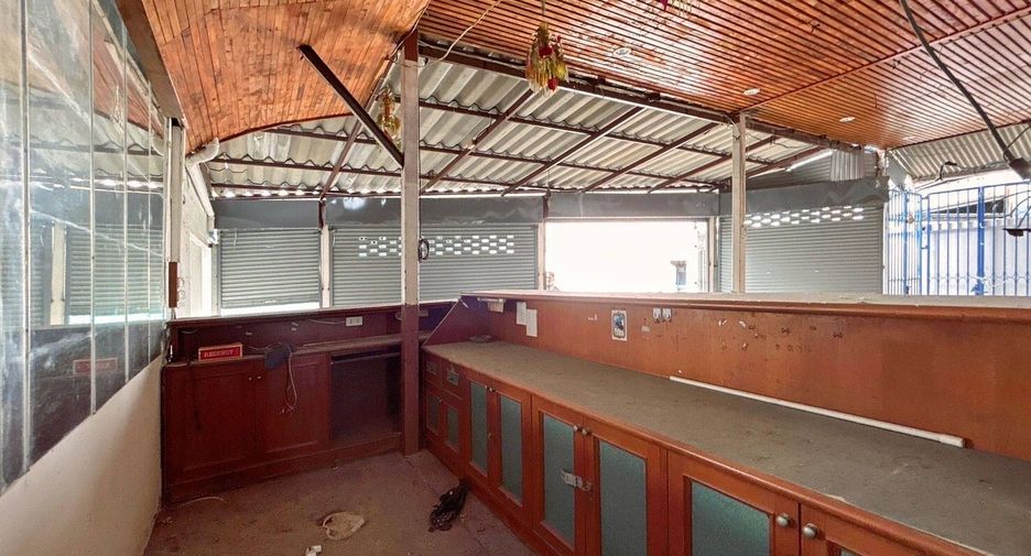 For sale 7 bedrooms townhouse in Hua Hin, Prachuap Khiri Khan