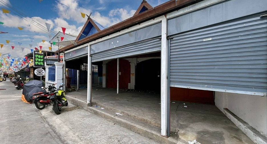 For sale 7 bedrooms townhouse in Hua Hin, Prachuap Khiri Khan
