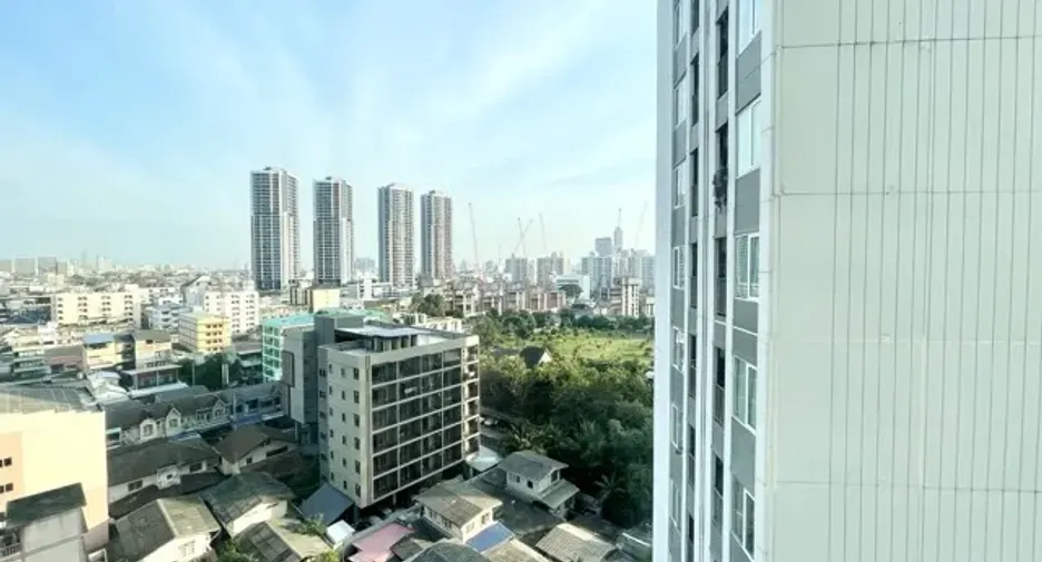 For sale 1 Beds condo in Huai Khwang, Bangkok