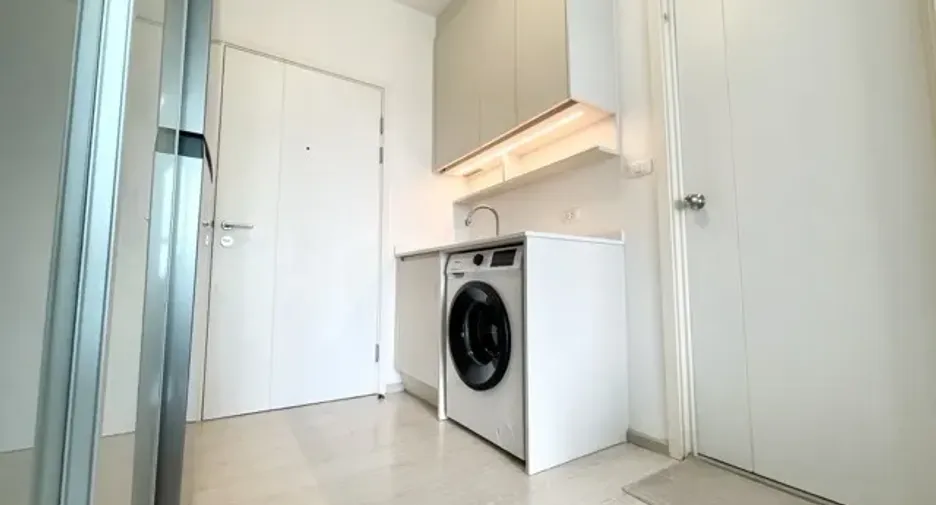 For sale 1 Beds condo in Huai Khwang, Bangkok