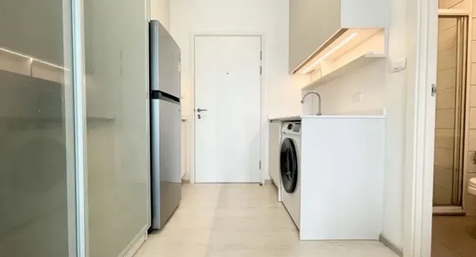 For sale 1 Beds condo in Huai Khwang, Bangkok
