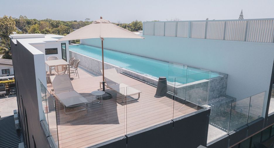 For rent 4 bedrooms villa in Mueang Phuket, Phuket