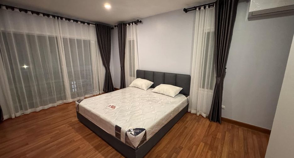 À louer 3 chambres maison à Bang Lamung, Chonburi