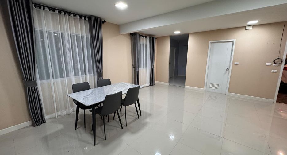 À louer 3 chambres maison à Bang Lamung, Chonburi