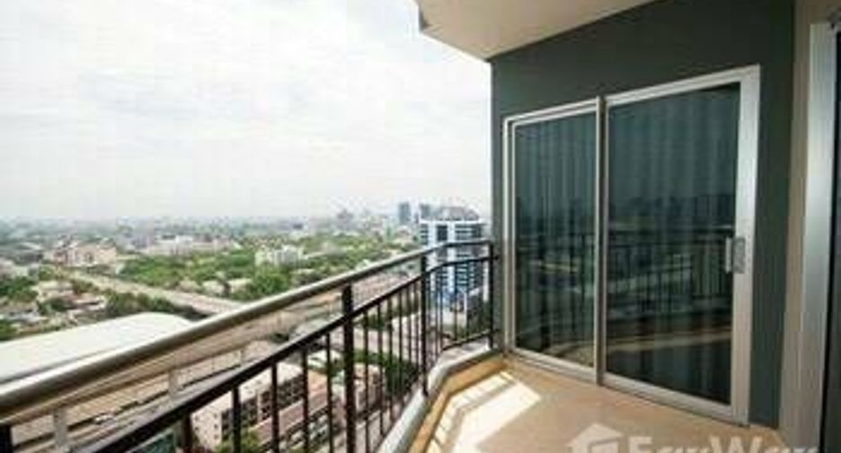 For sale and for rent 2 bedrooms condo in Watthana, Bangkok