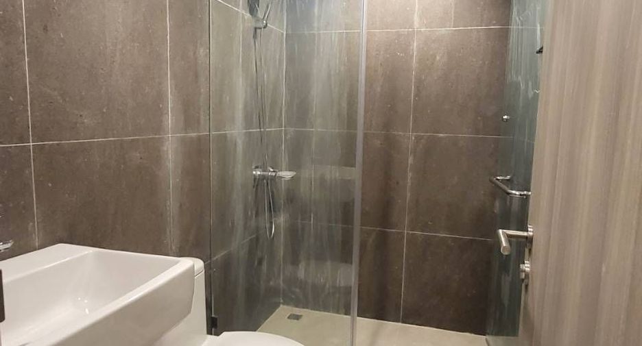For sale 3 bedrooms townhouse in Lat Phrao, Bangkok