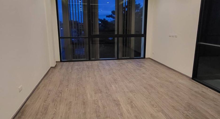 For sale 3 bedrooms townhouse in Lat Phrao, Bangkok