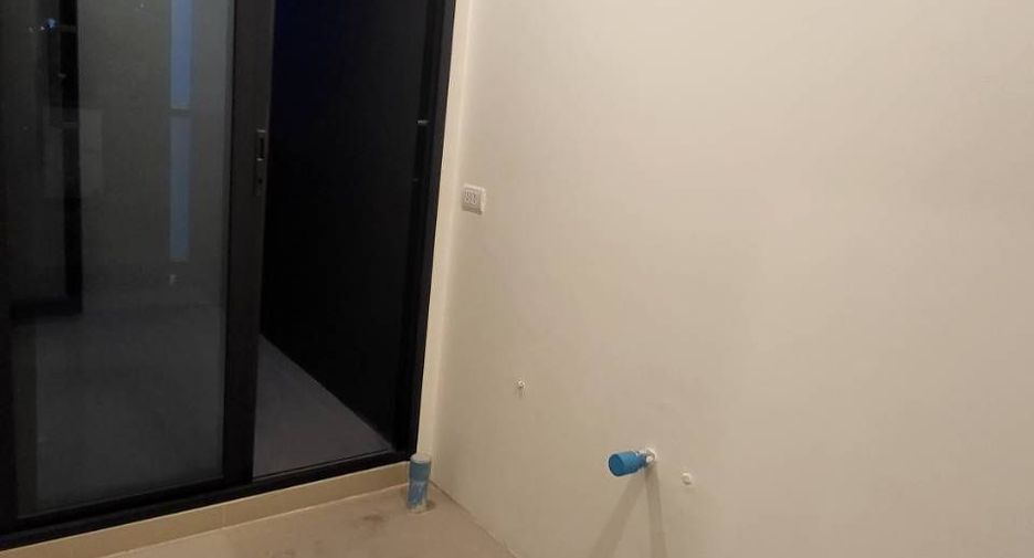 For sale 3 bedrooms townhouse in Lat Phrao, Bangkok