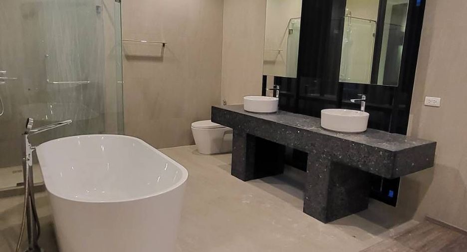 For sale 3 bedrooms townhouse in Lat Phrao, Bangkok
