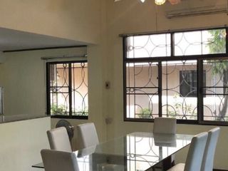 Casa adosada en alquiler de 4 habitaciones en Klaeng, Rayong