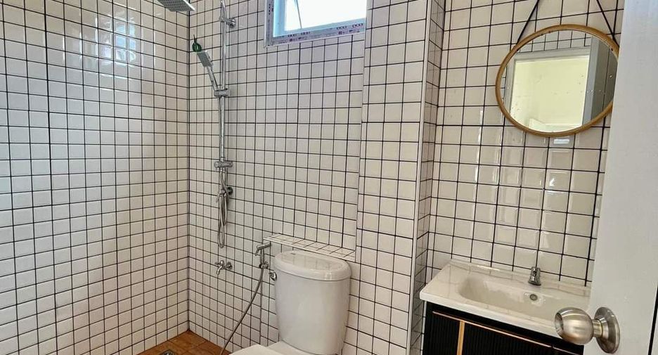 For sale 3 bedrooms house in Saraphi, Chiang Mai