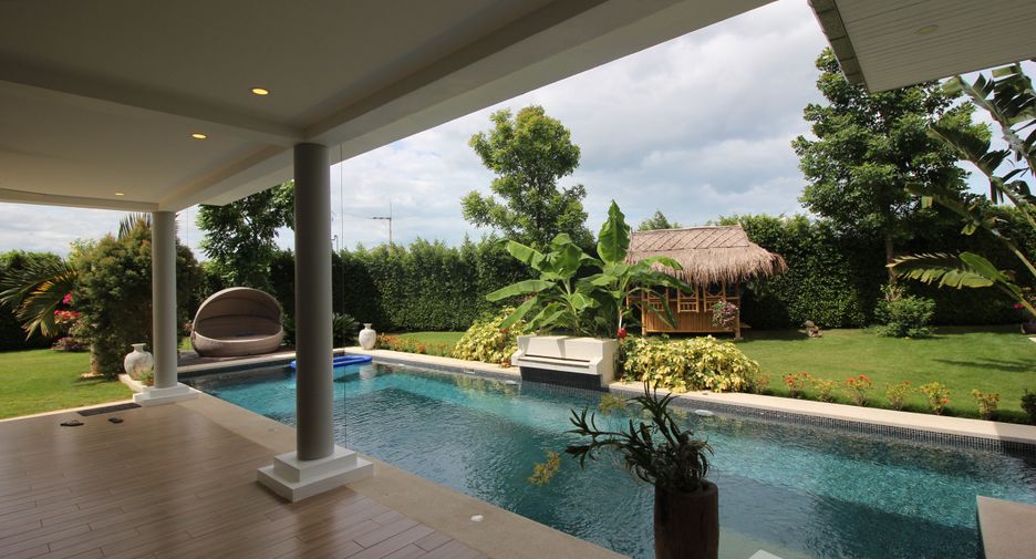 For sale 4 bedrooms villa in Hua Hin, Prachuap Khiri Khan