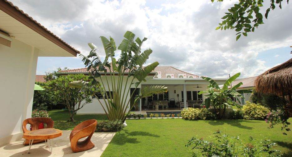 For sale 4 bedrooms villa in Hua Hin, Prachuap Khiri Khan