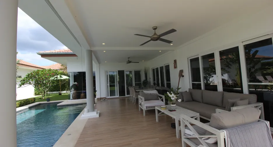 For sale 4 bedrooms villa in Hua Hin, Prachuap Khiri Khan