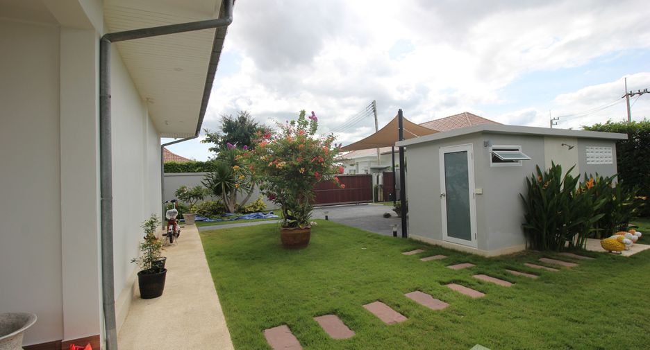For sale 4 bedrooms villa in Hua Hin, Prachuap Khiri Khan