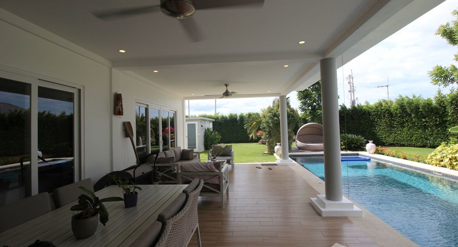 For sale 4 bedrooms villa in Hua Hin, Prachuap Khiri Khan