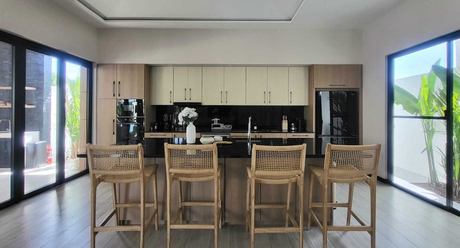 Villa zum Kauf mit 4 Zimmer in Mueang Phuket, Phuket