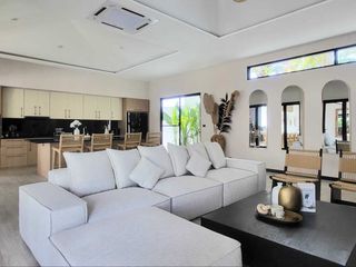 Villa zum Kauf mit 4 Zimmer in Mueang Phuket, Phuket