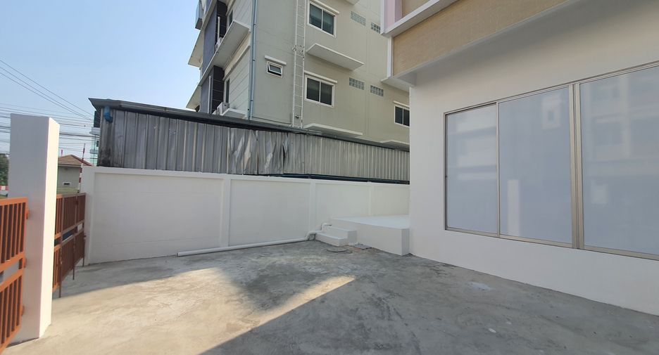 For sale office in Lat Krabang, Bangkok