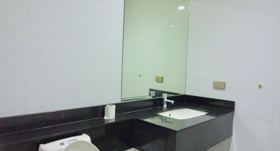 For rent 3 bedrooms condo in Bang Lamung, Chonburi
