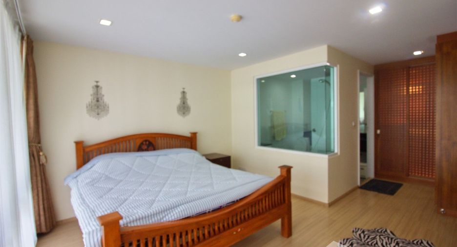 For rent 3 bedrooms condo in Bang Lamung, Chonburi