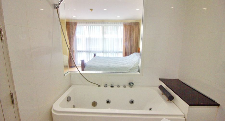 For rent 3 bedrooms condo in Bang Lamung, Chonburi