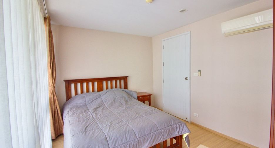 For rent 3 bedrooms condo in Bang Lamung, Chonburi
