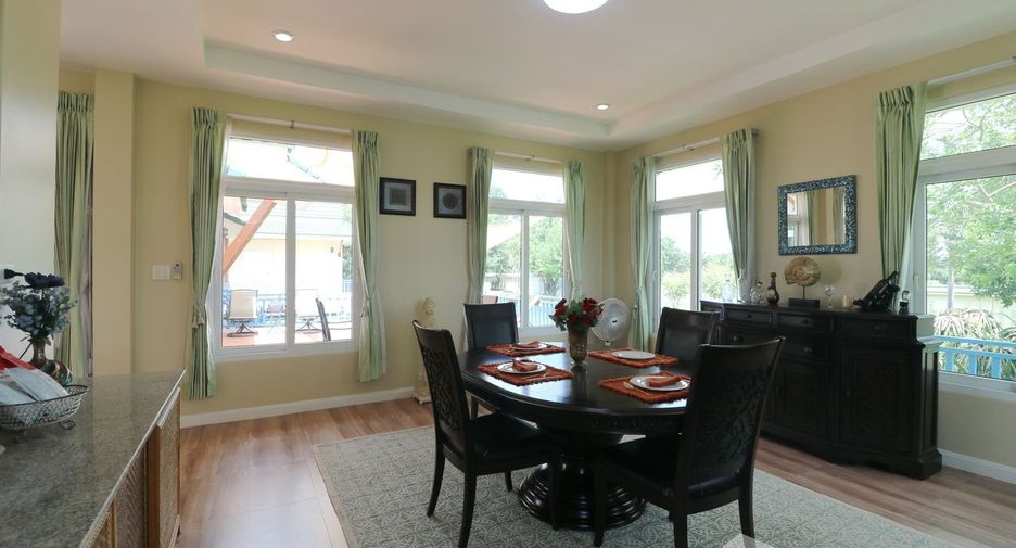 For sale 4 bedrooms house in Wanon Niwat, Sakon Nakhon
