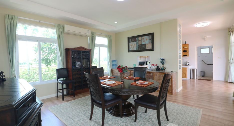 For sale 4 bedrooms house in Wanon Niwat, Sakon Nakhon