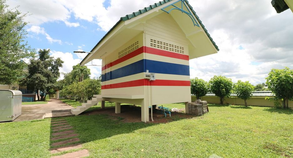For sale 4 bedrooms house in Wanon Niwat, Sakon Nakhon