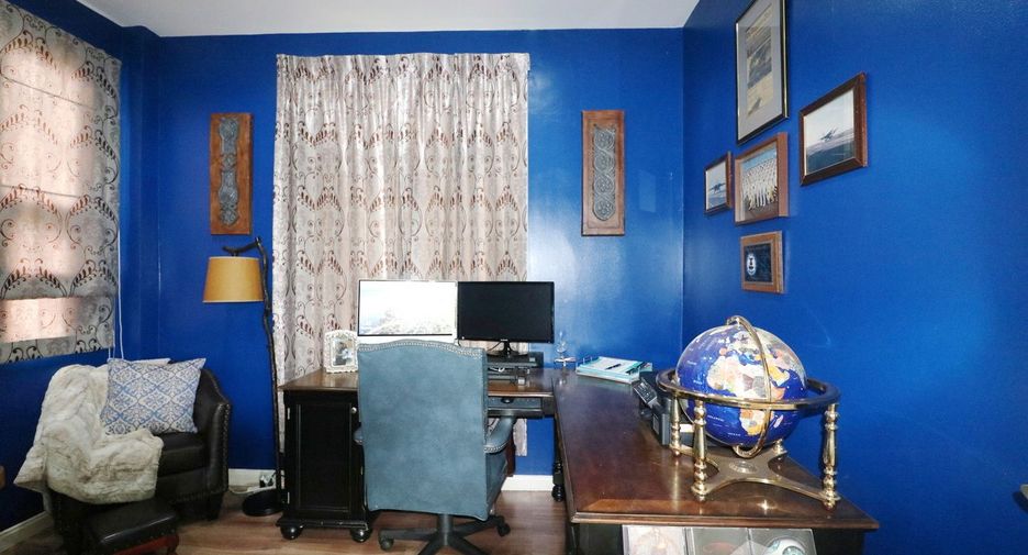 For sale 4 bedrooms house in Wanon Niwat, Sakon Nakhon