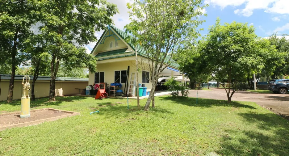 For sale 4 bedrooms house in Wanon Niwat, Sakon Nakhon
