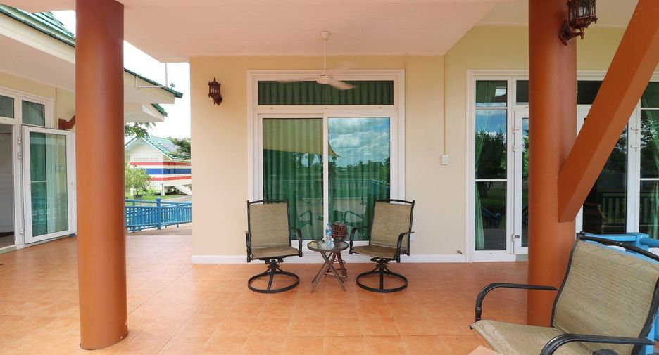 For sale 4 bedrooms house in Wanon Niwat, Sakon Nakhon
