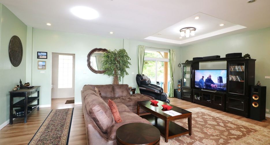 For sale 4 bedrooms house in Wanon Niwat, Sakon Nakhon