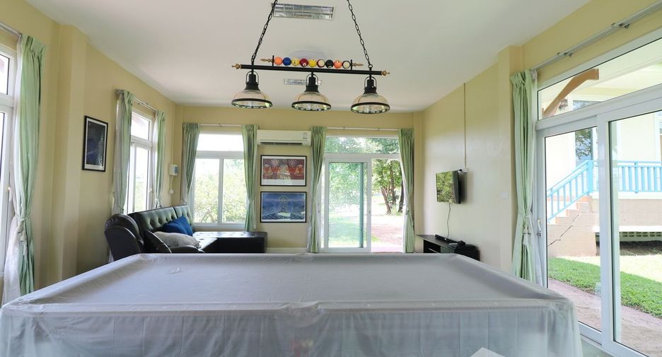 For sale 4 bedrooms house in Wanon Niwat, Sakon Nakhon