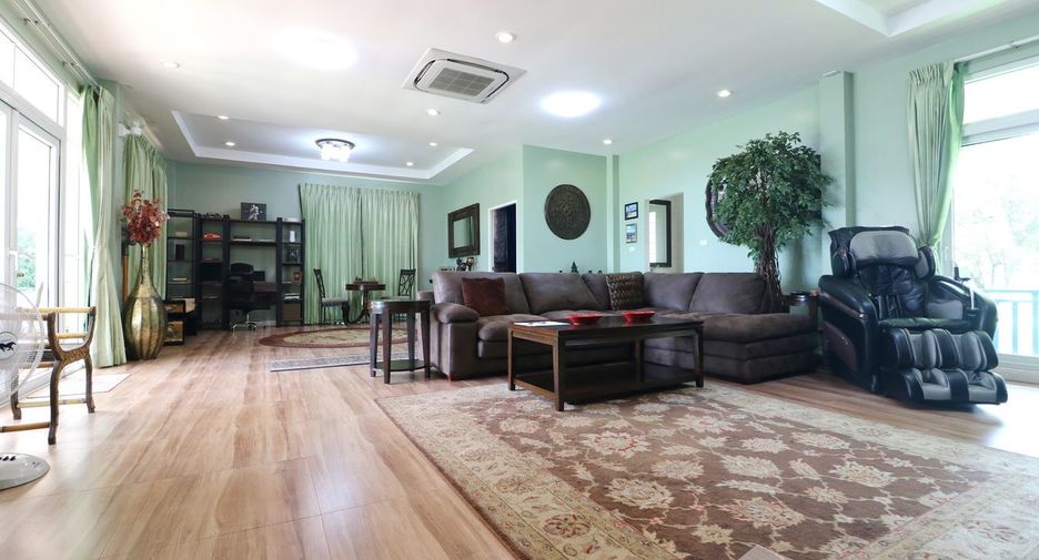 For sale 4 bedrooms house in Wanon Niwat, Sakon Nakhon