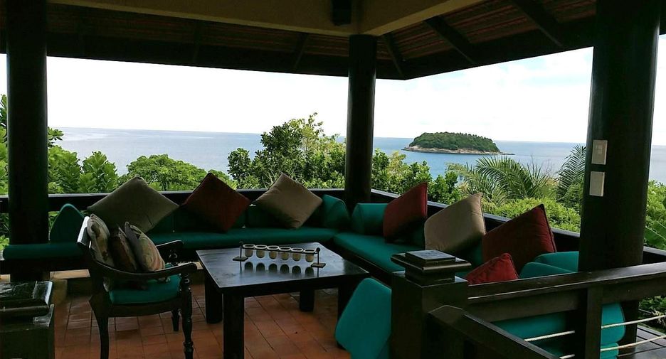 For sale 4 bedrooms villa in Mueang Phuket, Phuket