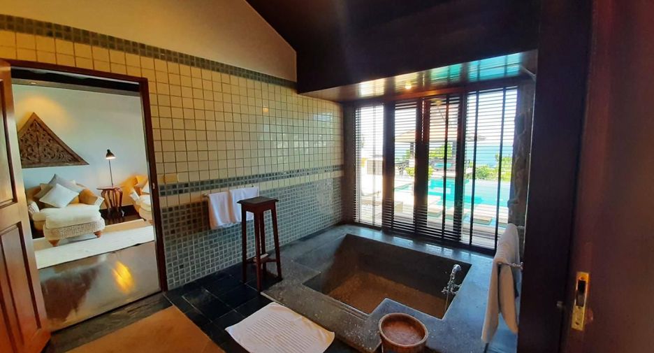 For sale 4 bedrooms villa in Mueang Phuket, Phuket
