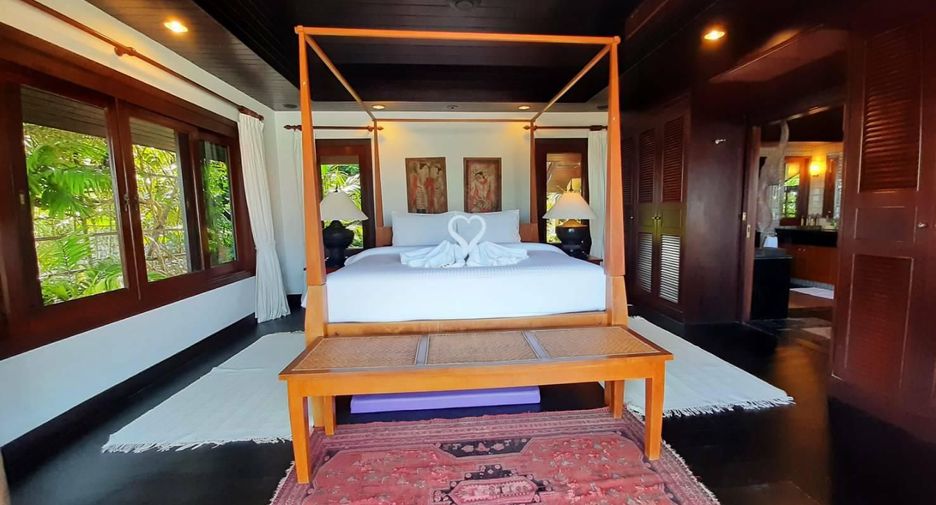 For sale 4 bedrooms villa in Mueang Phuket, Phuket