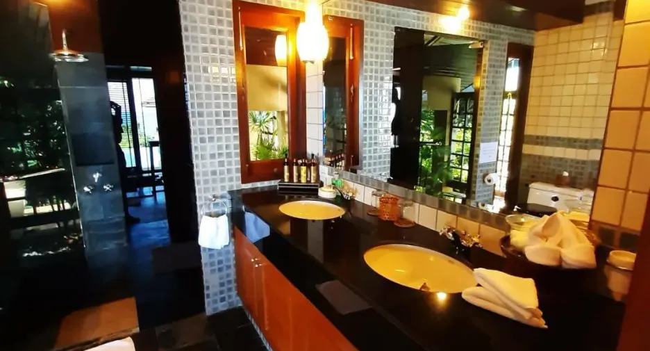 For sale 4 bedrooms villa in Mueang Phuket, Phuket