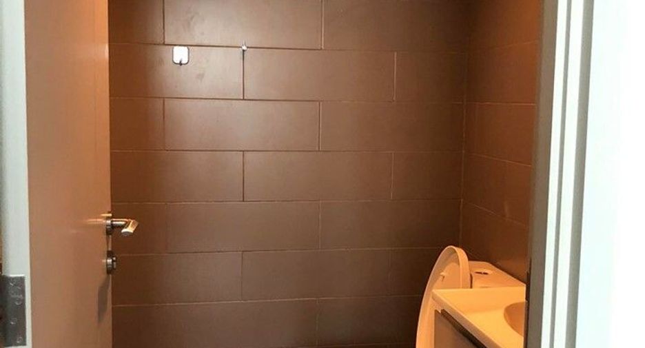 À vendre 2 chambres condo à Phra Khanong, Bangkok