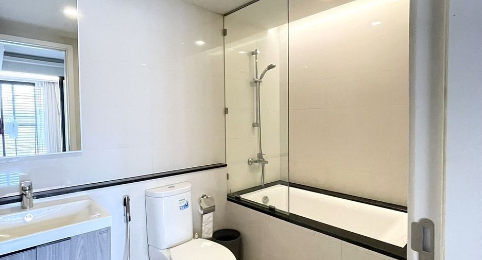 À vendre 1 chambre condo à Khlong Toei, Bangkok