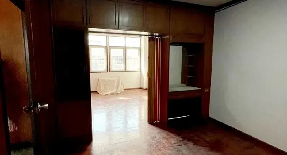 For sale 5 bedrooms townhouse in Mueang Khon Kaen, Khon Kaen